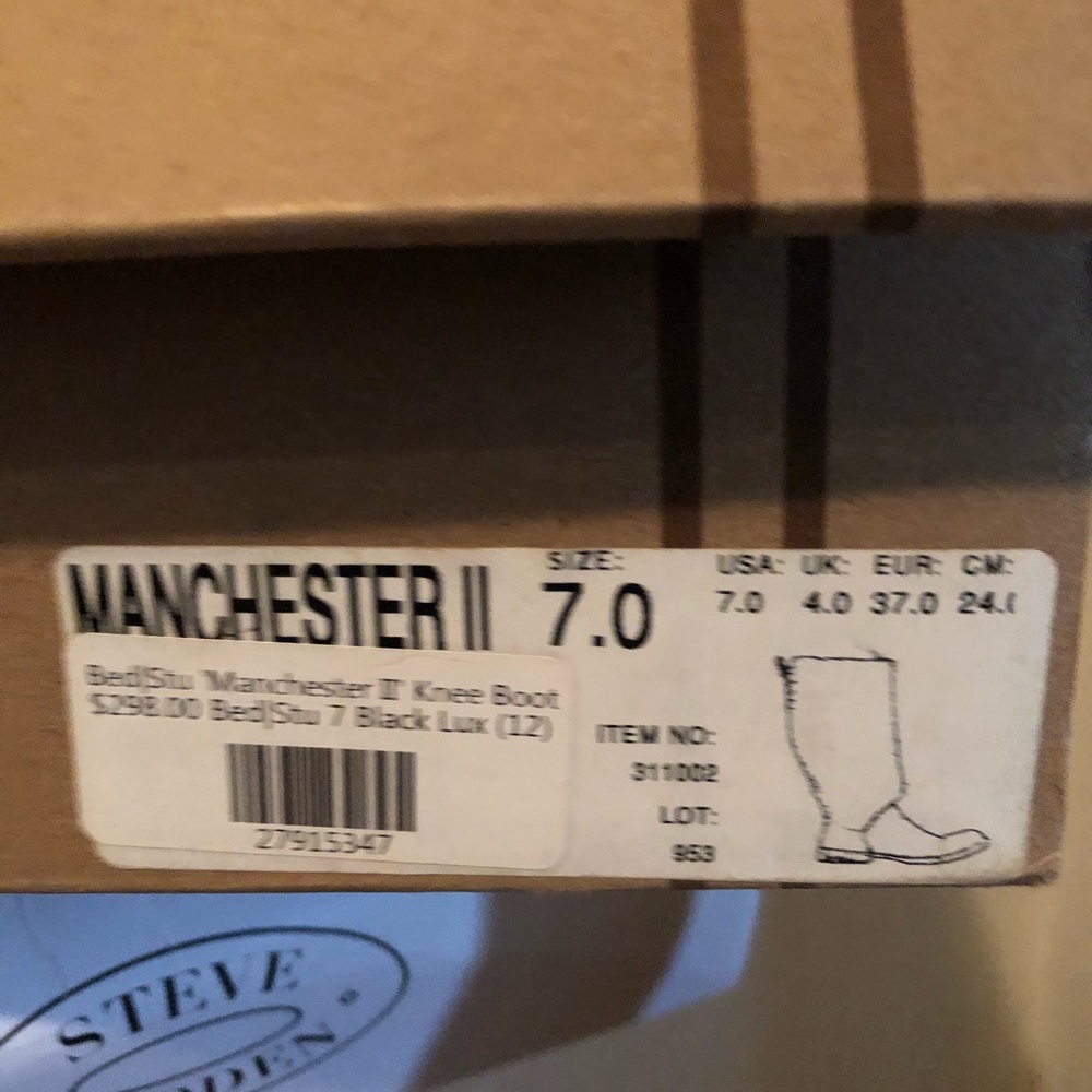 Distressed leather boots - Picture 2 of 4